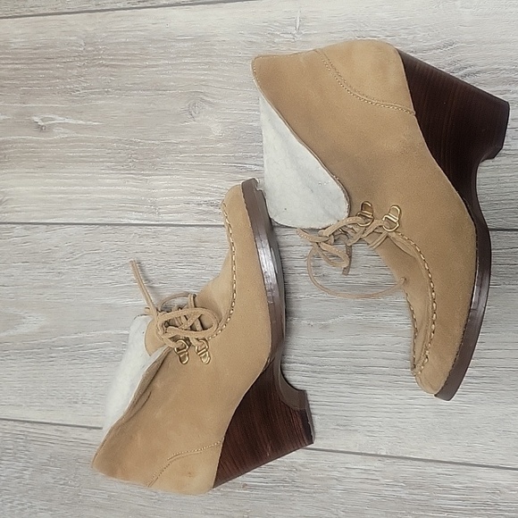 Michael Kors Tan Suede Wendi Wedge Bootie Size 7 1/2 - Picture 6 of 9